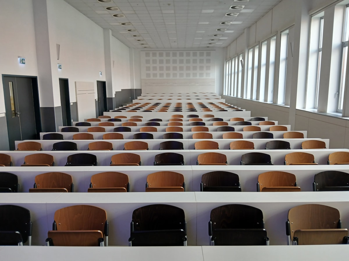Le défi d'enseigner l'éloquence en première année à l'université : retour d'expérience sur la construction d'un corpus de compétences et d'une méthode